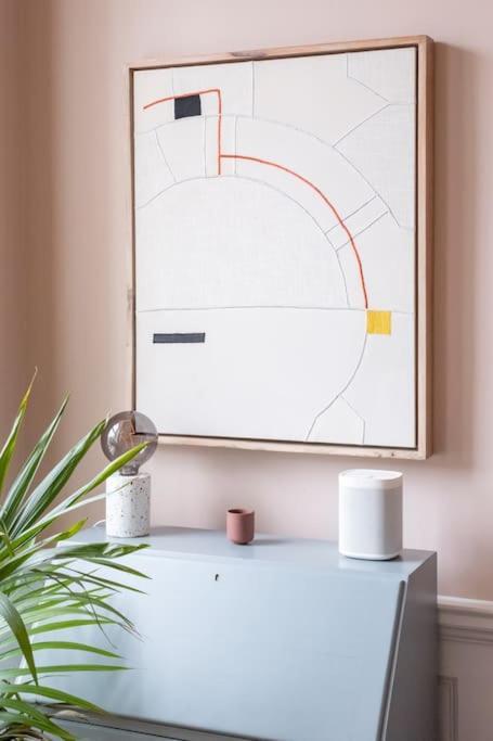 Stylish Central Apartment With Parking - Garden And Workspace باث المظهر الخارجي الصورة
